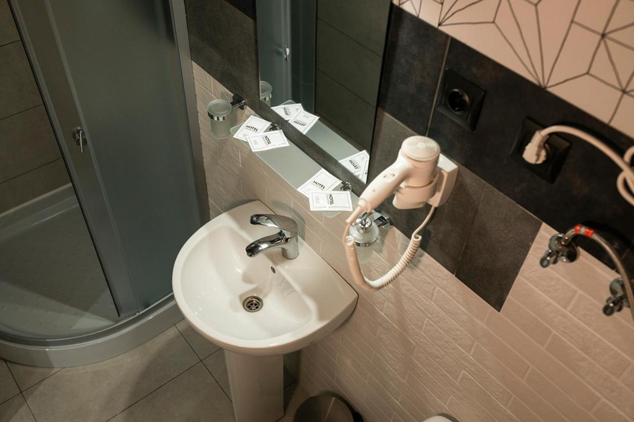 Le Каприз Hotel Khmel'nyts'kyy Exterior photo